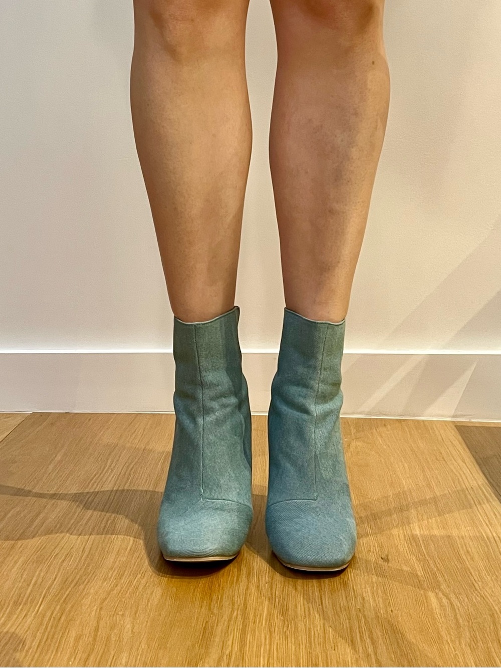Forever 21 Teal Sock Ankle Boots with Clear Block Heel. Size 8 - Picture 4 of 14